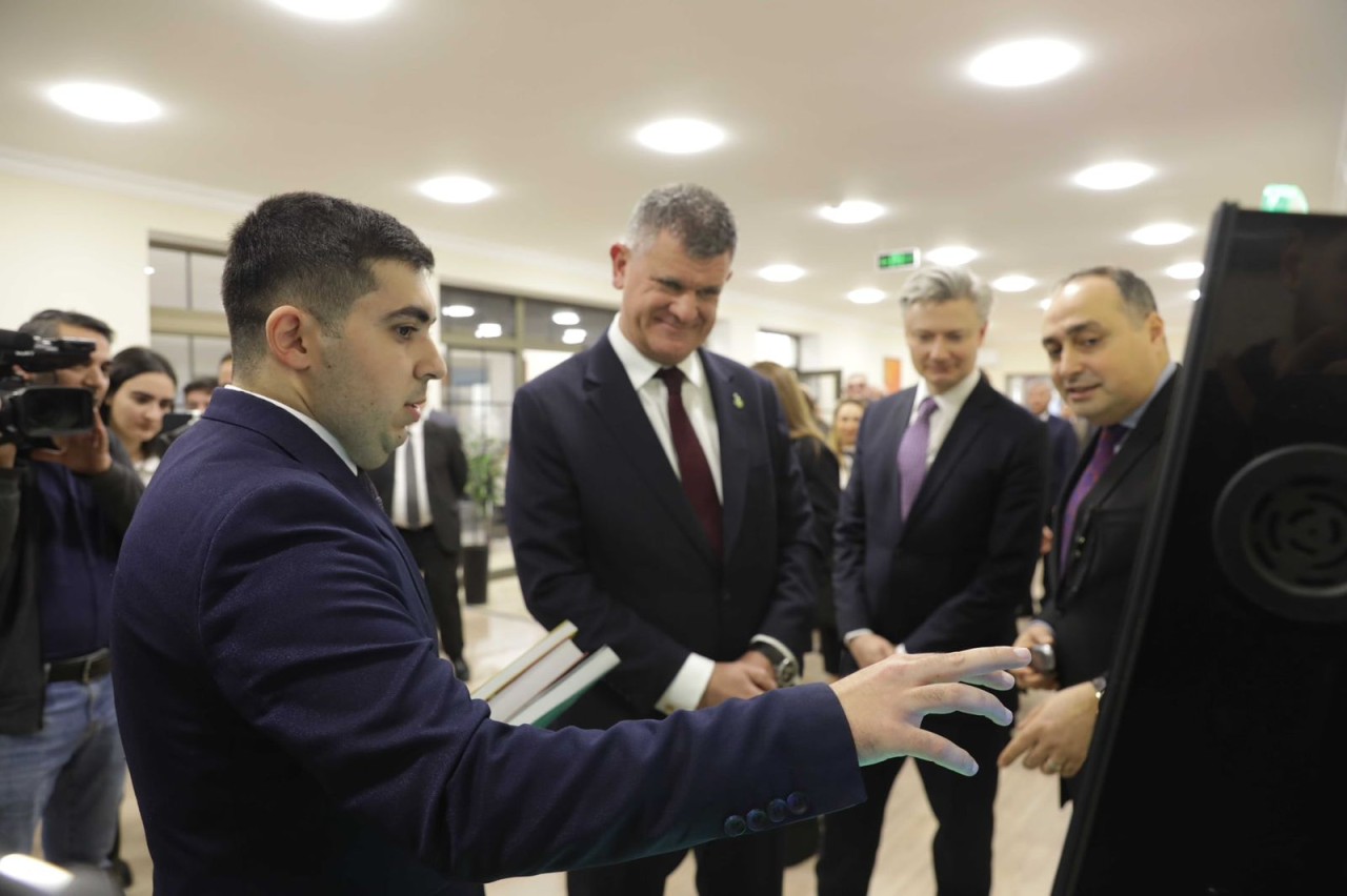 BDU Elmi Kitabxanasının elektron bölməsinin bp-nin dəstəyi ilə yenidənqurulmadan sonra açılışı oldu (FOTOLAR)